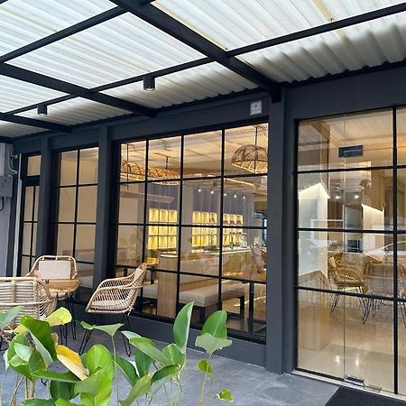 Hotel Masri Living By Daphna International Yogyakarta Esterno foto